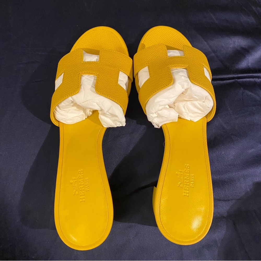 Yellow Hermes oasis sandal
